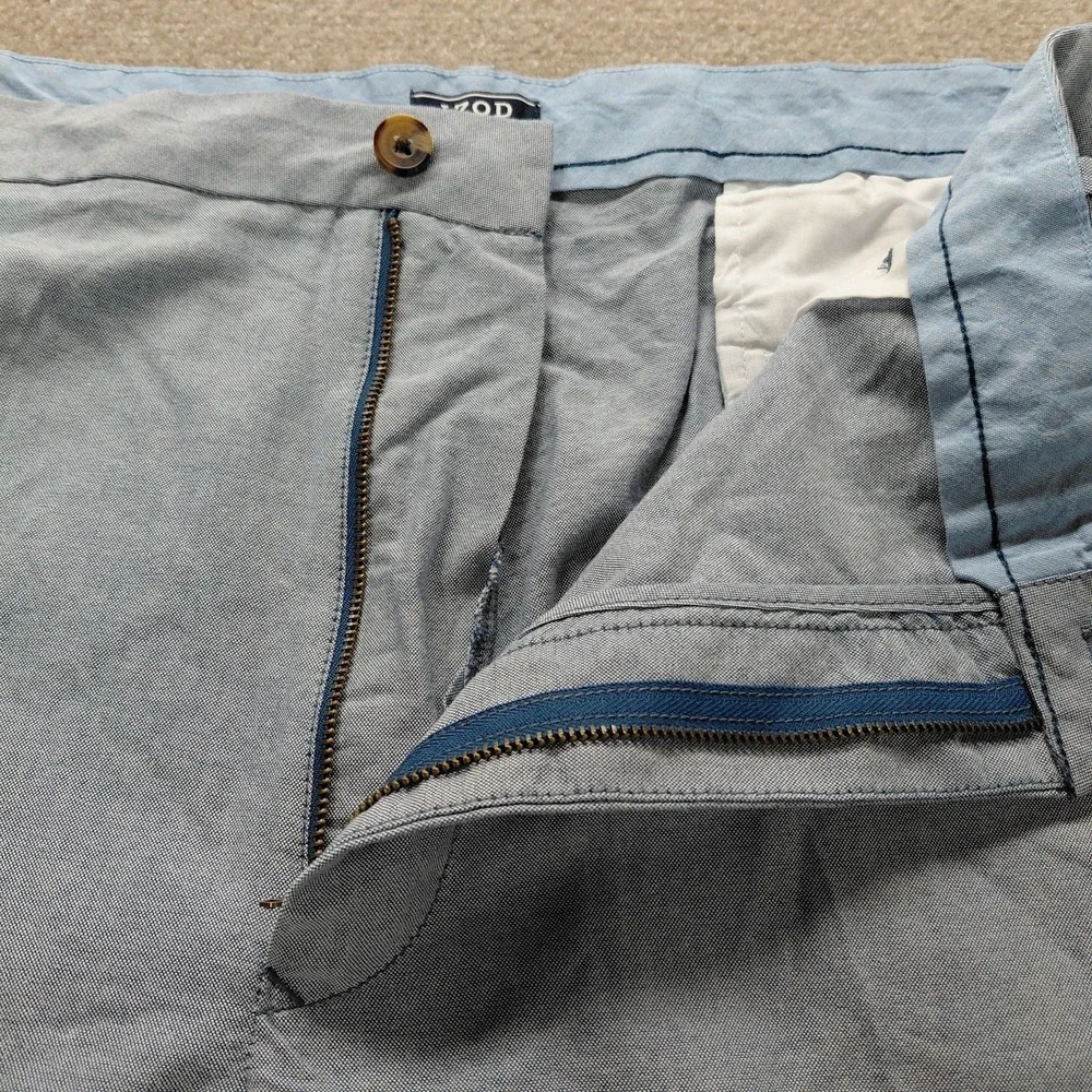 IZOD SportFlex Stretch Chino Oxford Shorts Mens 46 Breeze Blue 10.5